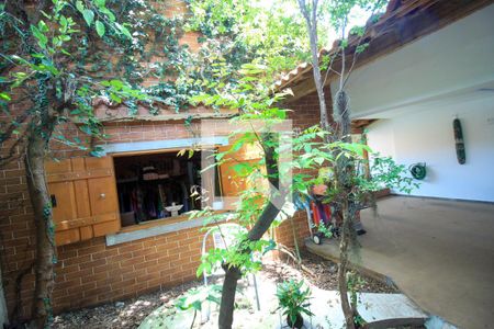 Casa à venda com 250m², 4 quartos e 1 vaga Casa à venda com 250m², 4 quartos e 1 vagaÁrea comum
