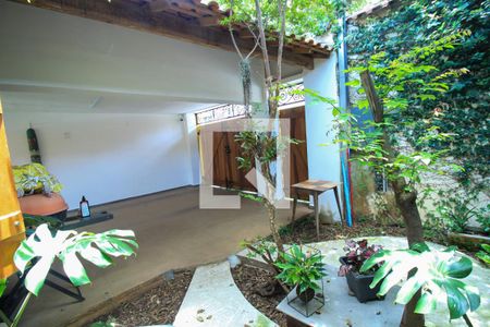 Casa à venda com 250m², 4 quartos e 1 vaga Casa à venda com 250m², 4 quartos e 1 vagaÁrea comum