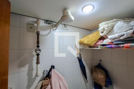 Apartamento à venda com 95m², 3 quartos e 2 vagas Apartamento à venda com 95m², 3 quartos e 2 vagasBanheiro de serviço
