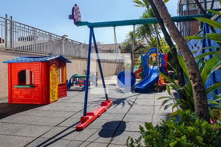 Apartamento à venda com 95m², 3 quartos e 2 vagas Apartamento à venda com 95m², 3 quartos e 2 vagasPlayground