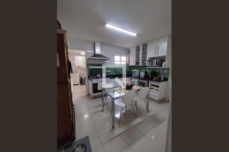 Apartamento à venda com 156m², 3 quartos e 2 vagasCozinha