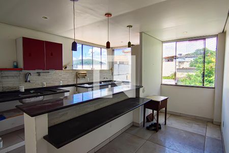 Casa à venda com 180m², 2 quartos e 1 vagacozinha