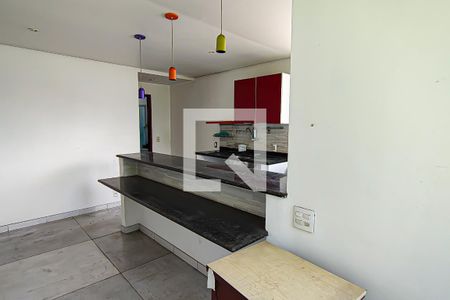 Casa à venda com 180m², 2 quartos e 1 vagacozinha