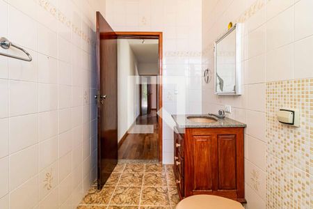 Casa à venda com 179m², 3 quartos e 2 vagasBanheiro social