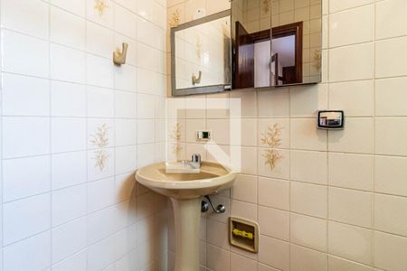 Casa à venda com 179m², 3 quartos e 2 vagasSuite - Banheiro