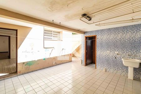 Casa à venda com 179m², 3 quartos e 2 vagasQuintal