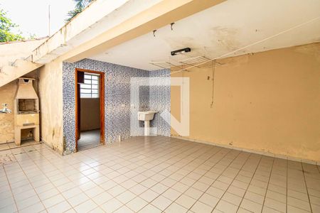 Casa à venda com 179m², 3 quartos e 2 vagasQuintal