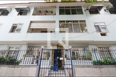 Apartamento à venda com 100m², 2 quartos e sem vagaFachada