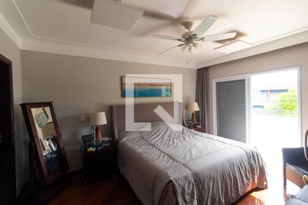 Casa de condomínio à venda com 555m², 4 quartos e 2 vagas Casa de condomínio à venda com 555m², 4 quartos e 2 vagasSuíte 03