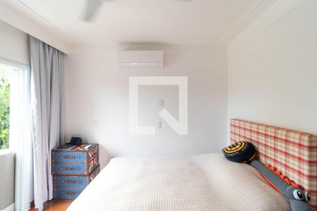 Casa de condomínio à venda com 555m², 4 quartos e 2 vagas Casa de condomínio à venda com 555m², 4 quartos e 2 vagasSuíte 02