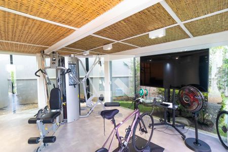 Casa de condomínio à venda com 555m², 4 quartos e 2 vagas Casa de condomínio à venda com 555m², 4 quartos e 2 vagasAcademia