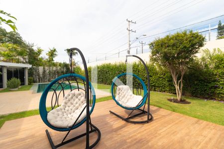 Casa de condomínio à venda com 555m², 4 quartos e 2 vagas Casa de condomínio à venda com 555m², 4 quartos e 2 vagasQuintal