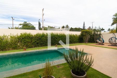 Casa de condomínio à venda com 555m², 4 quartos e 2 vagas Casa de condomínio à venda com 555m², 4 quartos e 2 vagasQuintal