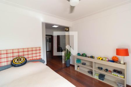 Casa de condomínio à venda com 555m², 4 quartos e 2 vagas Casa de condomínio à venda com 555m², 4 quartos e 2 vagasSuíte 02