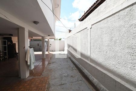 Casa à venda com 182m², 3 quartos e 8 vagasÁrea de Serviço 2