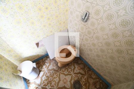 Casa à venda com 182m², 3 quartos e 8 vagasBanheiro de serviço