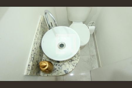 Casa de condomínio à venda com 78m², 2 quartos e 1 vagaBanheiro