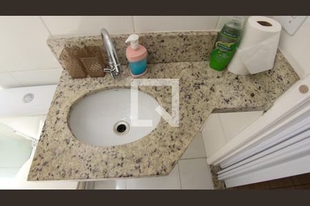 Casa de condomínio à venda com 78m², 2 quartos e 1 vagaBanheiro