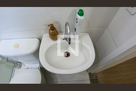 Casa de condomínio à venda com 78m², 2 quartos e 1 vagaBanheiro