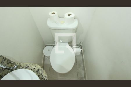 Casa de condomínio à venda com 78m², 2 quartos e 1 vagaBanheiro