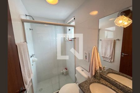 Apartamento à venda com 80m², 2 quartos e 1 vagaBanheiro da Suíte