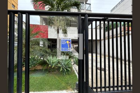 Apartamento à venda com 80m², 2 quartos e 1 vagaPlaquinha