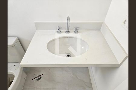 Apartamento à venda com 107m², 2 quartos e 2 vagasBanheiro da Suíte 1