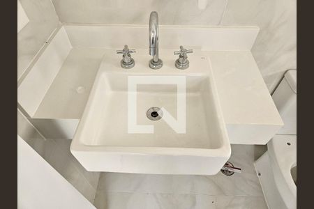 Apartamento à venda com 107m², 2 quartos e 2 vagasBanheiro da Suíte 2