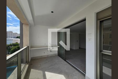 Apartamento à venda com 107m², 2 quartos e 2 vagasVaranda