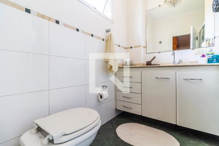 Casa à venda com 350m², 5 quartos e 3 vagas Casa à venda com 350m², 5 quartos e 3 vagasBanheiro Social