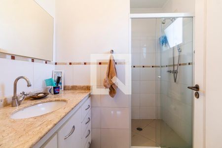 Casa à venda com 350m², 5 quartos e 3 vagas Casa à venda com 350m², 5 quartos e 3 vagasBanheiro da Suíte 1