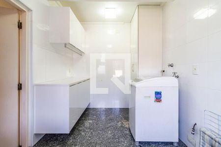 Casa à venda com 350m², 5 quartos e 3 vagas Casa à venda com 350m², 5 quartos e 3 vagasÁrea de Serviço