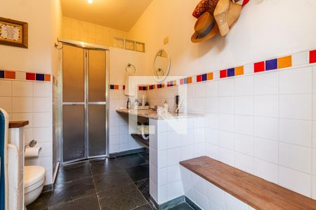 Casa à venda com 350m², 5 quartos e 3 vagas Casa à venda com 350m², 5 quartos e 3 vagasBanheiro - Piscina