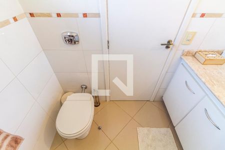 Casa à venda com 350m², 5 quartos e 3 vagas Casa à venda com 350m², 5 quartos e 3 vagasBanheiro da Suíte 1