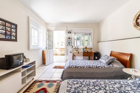 Casa à venda com 350m², 5 quartos e 3 vagas Casa à venda com 350m², 5 quartos e 3 vagasSuíte 3