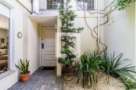 Casa à venda com 350m², 5 quartos e 3 vagas Casa à venda com 350m², 5 quartos e 3 vagasQuintal