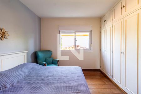 Casa à venda com 350m², 5 quartos e 3 vagas Casa à venda com 350m², 5 quartos e 3 vagasSuíte 1