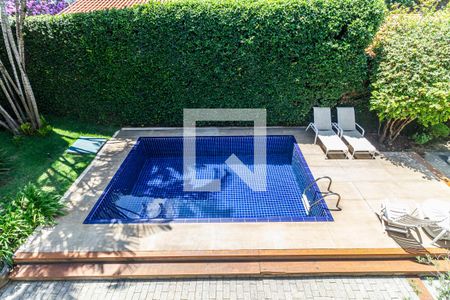 Casa à venda com 350m², 5 quartos e 3 vagas Casa à venda com 350m², 5 quartos e 3 vagasQuintal