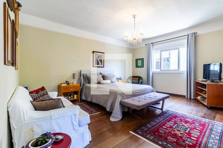 Casa à venda com 350m², 5 quartos e 3 vagas Casa à venda com 350m², 5 quartos e 3 vagasSuíte 2