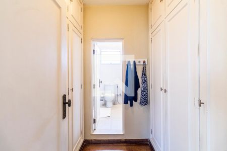 Casa à venda com 350m², 5 quartos e 3 vagas Casa à venda com 350m², 5 quartos e 3 vagasSuíte 2