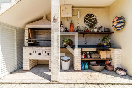 Casa à venda com 350m², 5 quartos e 3 vagas Casa à venda com 350m², 5 quartos e 3 vagasQuintal