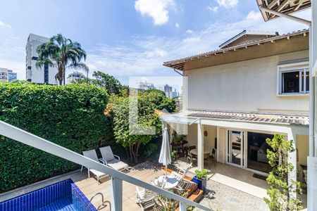 Casa à venda com 350m², 5 quartos e 3 vagas Casa à venda com 350m², 5 quartos e 3 vagasQuintal