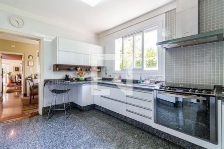 Casa à venda com 350m², 5 quartos e 3 vagas Casa à venda com 350m², 5 quartos e 3 vagasCozinha