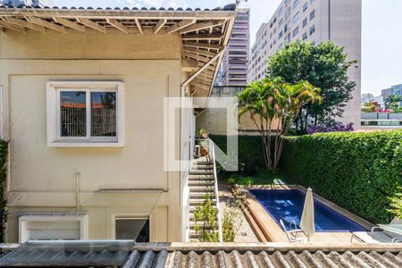 Casa à venda com 350m², 5 quartos e 3 vagas Casa à venda com 350m², 5 quartos e 3 vagasVista