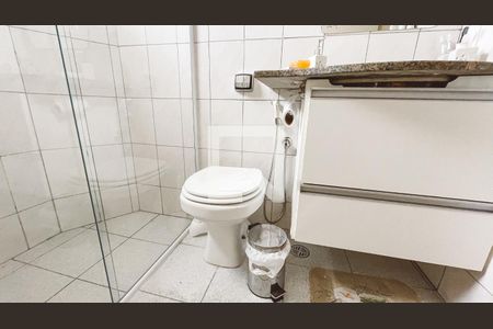 Apartamento à venda com 79m², 2 quartos e 1 vaga Apartamento à venda com 79m², 2 quartos e 1 vagaBanheiro