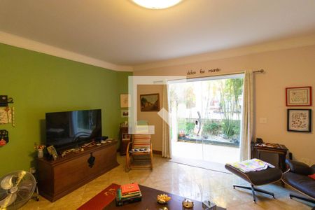 Casa de condomínio à venda com 345m², 4 quartos e sem vaga Casa de condomínio à venda com 345m², 4 quartos e sem vagaSalas