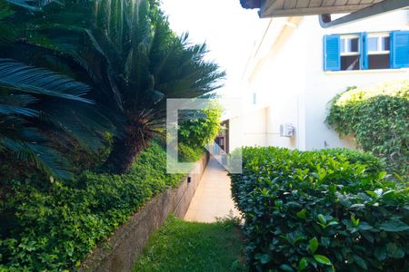 Casa de condomínio à venda com 345m², 4 quartos e sem vaga Casa de condomínio à venda com 345m², 4 quartos e sem vagaQuintal