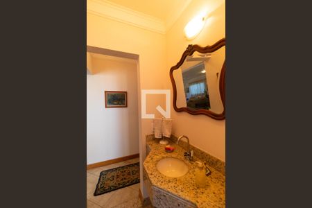 Casa de condomínio à venda com 345m², 4 quartos e sem vaga Casa de condomínio à venda com 345m², 4 quartos e sem vagaLavabo