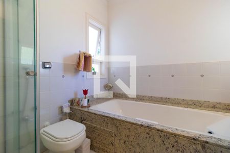 Casa de condomínio à venda com 345m², 4 quartos e sem vaga Casa de condomínio à venda com 345m², 4 quartos e sem vagaBanheiro da Suíte 04