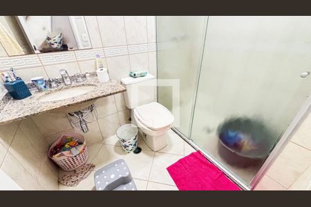 Apartamento à venda com 141m², 3 quartos e 6 vagasBanheiro da Suíte 2